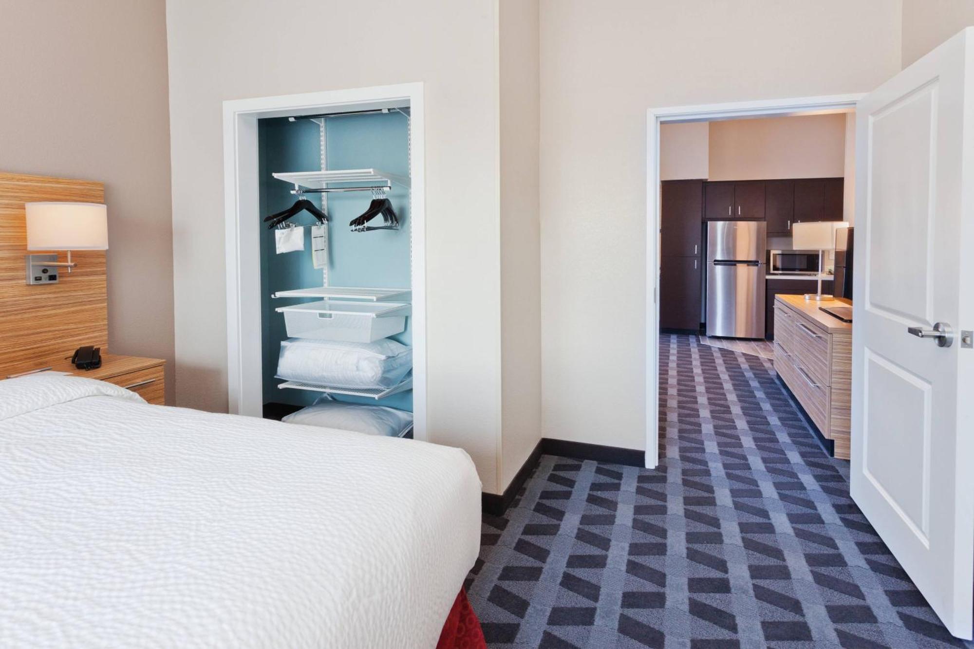 ทาวน์เพลซ สวีท โดทัน Hotel ภายนอก รูปภาพ